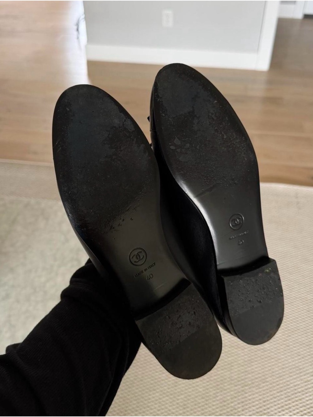 CHANEL Black Leather CC Logo Ballet Flats with Bow - Picture 10 of 10